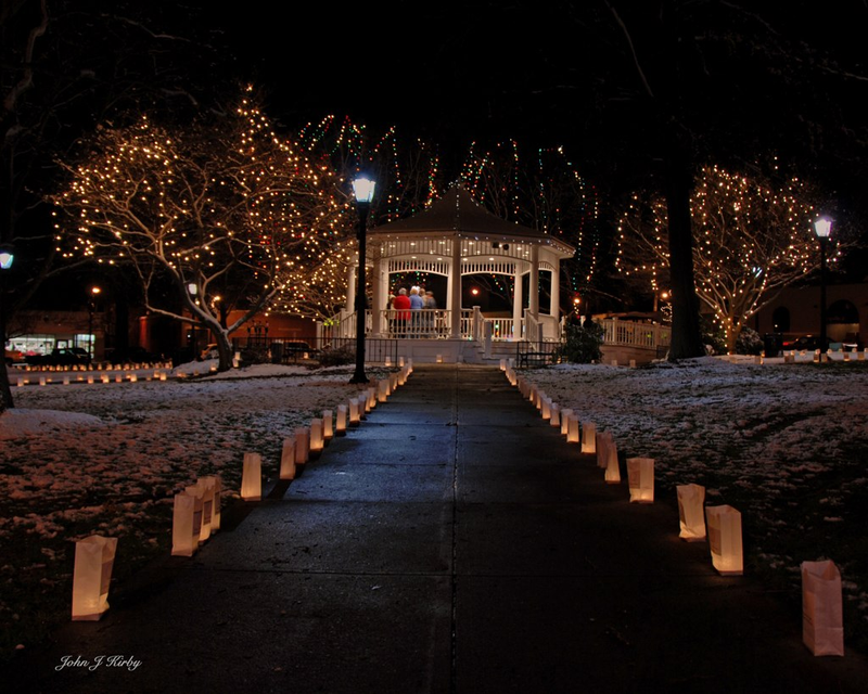 Illustration for article titled Photo Contest: Christmas Lights